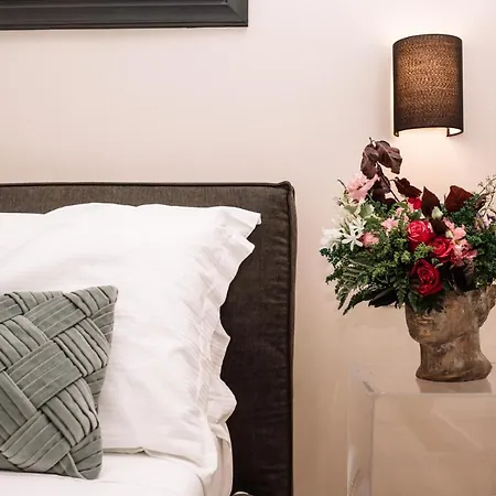 Guest house Fellini Design Suites Romе *