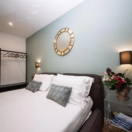 Guest house Fellini Design Suites Romе Rome